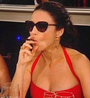 Top 50 Celebrities who vape - julia louis dreyfus
