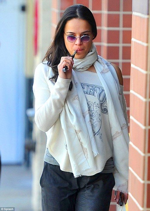 Top 50 Celebrities who vape - michelle rodriguez