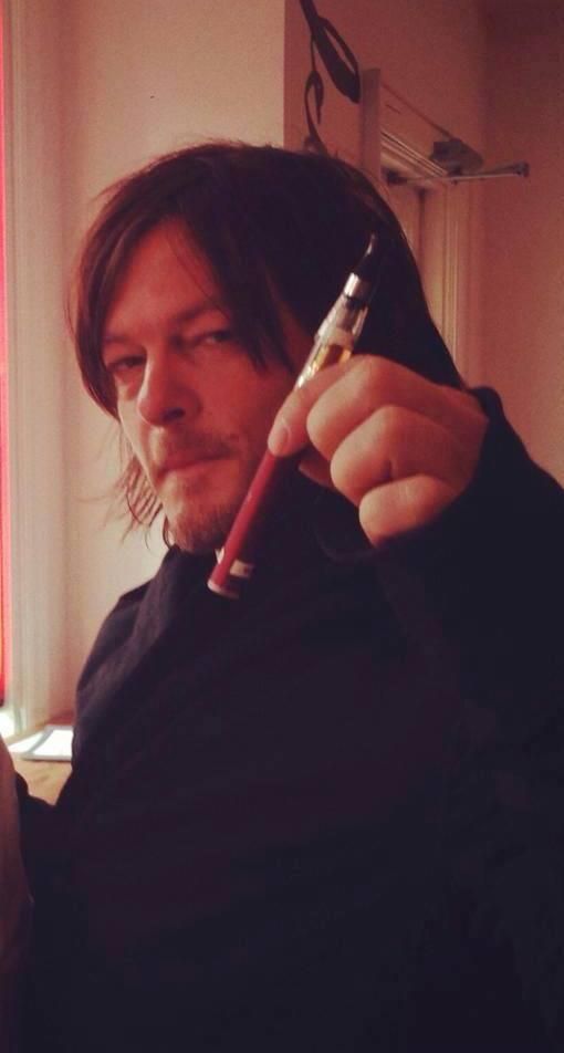 Top 50 Celebrities who vape - norman reedus