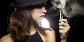 how do vapes and e-cigarettes work