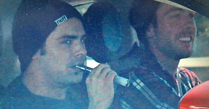 Top 50 Celebrities who vape - zac-efron