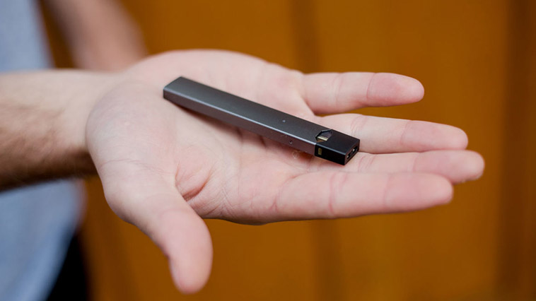 JUUL Starter Kit Review - Size and Weight